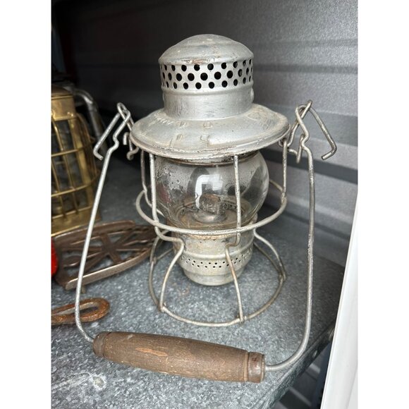 Antique CPR Railroad Lantern Canadian Pacific Railroad - Picture 3 of 4